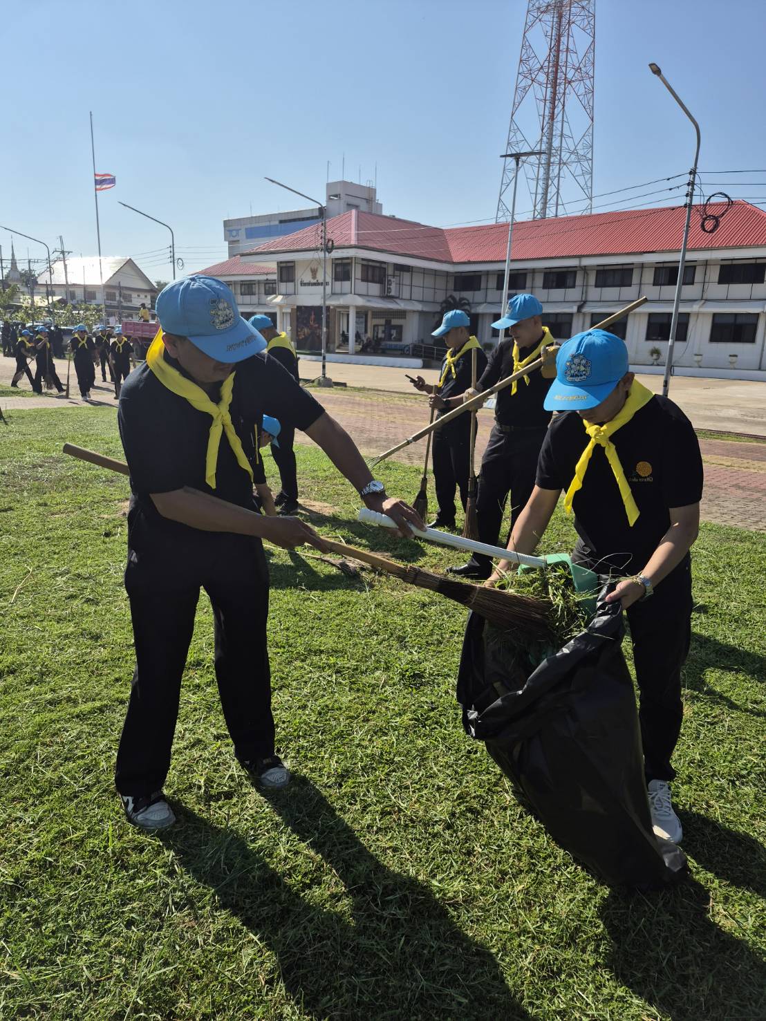 title - ส.ป.ก.ยโสธร ร่วมกิจกรรมจิตอาสาพัฒนาเพื่อถวายเป็นพระราชกุศล  น้อมสำนึกในพระมหากรุณาธิคุณ สมเด็จพระนางเจ้าสิริกิติ์ พระบรมราชินีนาถ พระบรมราชชนนีพันปีหลวง